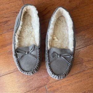 Gray Suede Look Faux Fur Moccasin Slippers Size 4 Women’s Used Shoes
